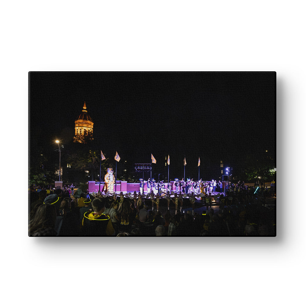 Missouri Tigers - Homecoming Pep Rally - College Wall Art #Canvas