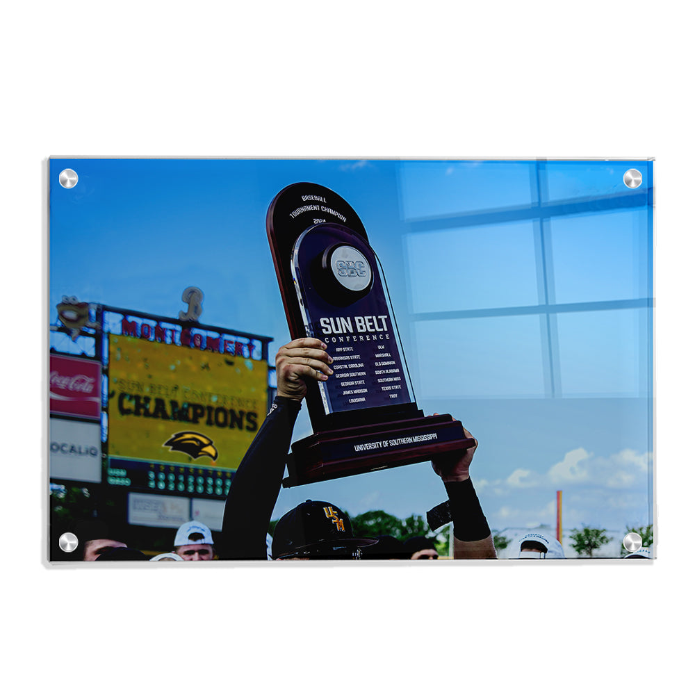 Southern Miss Golden Eagles - Sun Belt Trophy Held High - College Wall Art #Canvas