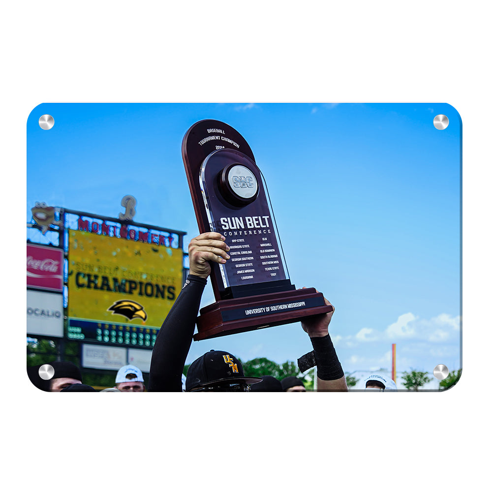 Southern Miss Golden Eagles - Sun Belt Trophy Held High - College Wall Art #Canvas