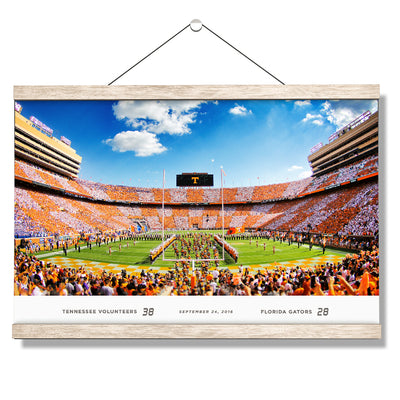 Tennessee Volunteers - Running-thru-the-T-UT-FL-Score#Hanging Canvas
